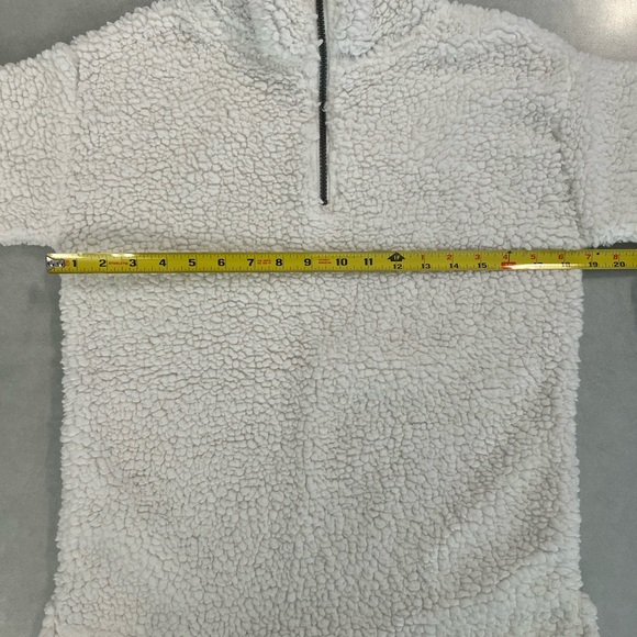 2 sherpas soft 3/4 zip shirts. XS w Stretch. 1 black 1 white - Picture 7 of 7